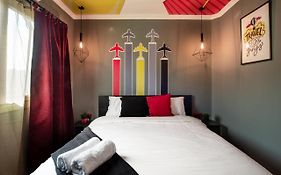 The Terminal 1 Stay - Steps From Nightlife And Airport